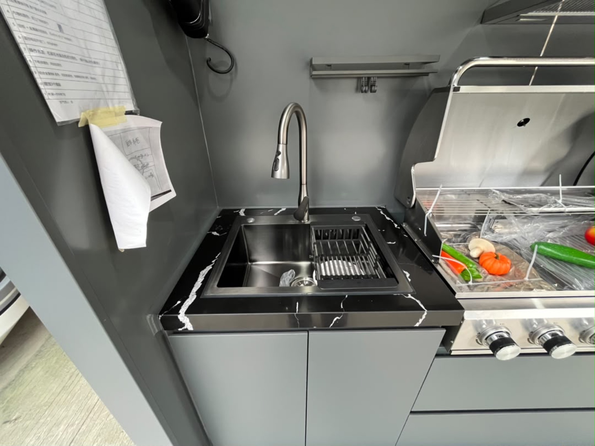Marble-look quartz worktop with integrated sink